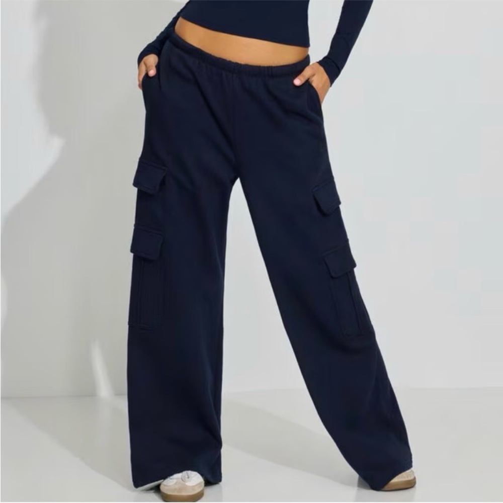 ‼️ $25 THIS WEEKEND ONLY ‼️
Garage Navy Blue Wide Leg Cargo Pants